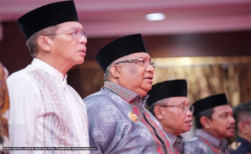Ali Mazi Lepas Kafilah Sultra Ikuti MTQ Nasional di Banjarmasin